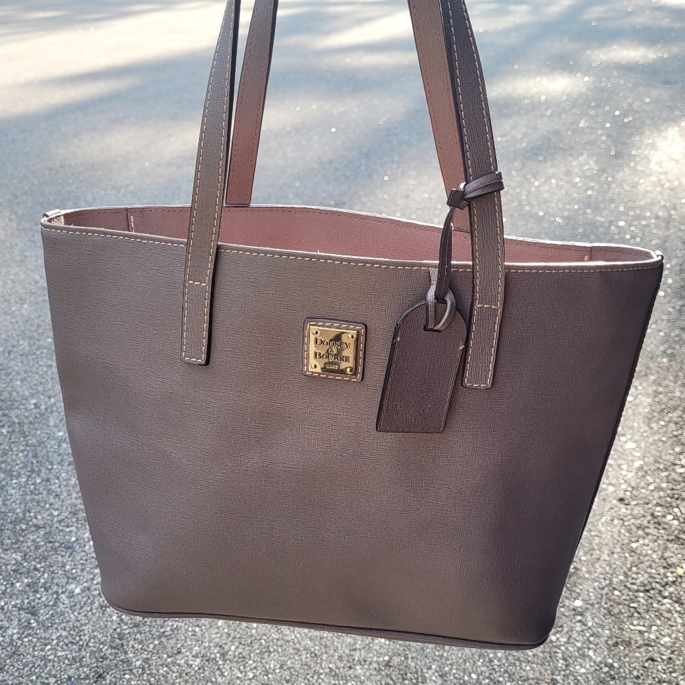 Dooney & Bourke handbag 👜♥️